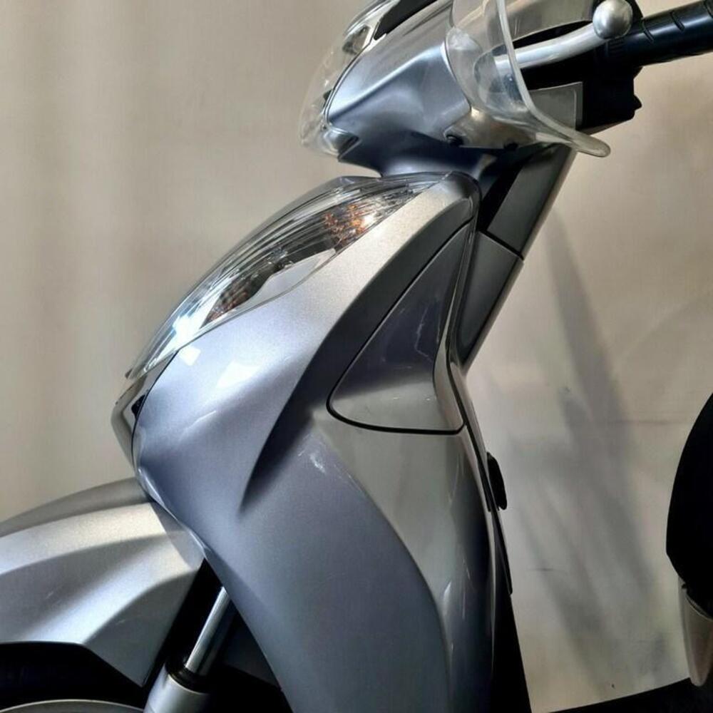 Honda SH 300 i ABS (2016 - 20) (9)