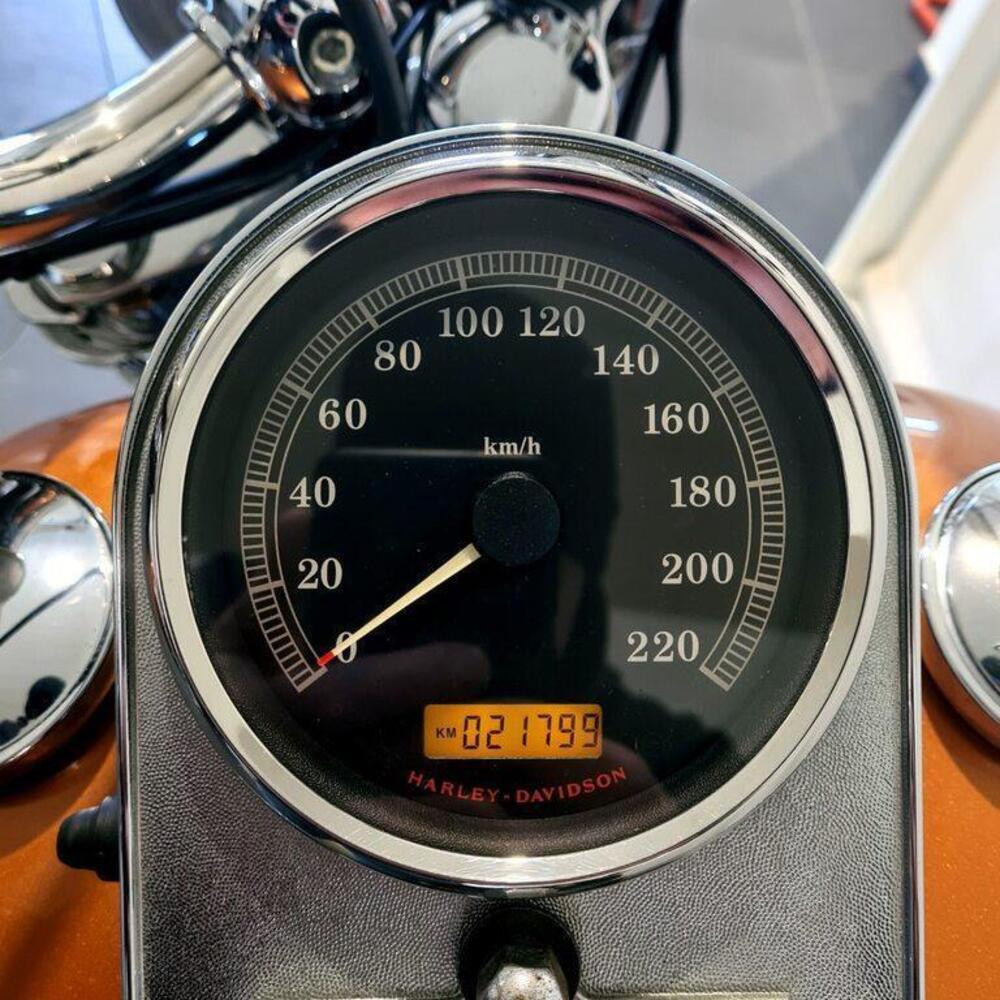 Harley-Davidson 1584 Rocker (2008 - 09) - FXCW (5)