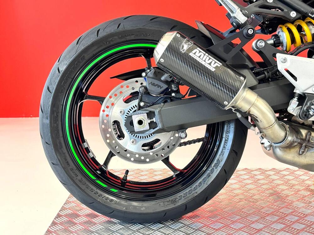 Kawasaki Z 900 SE (2022 - 24) (11)