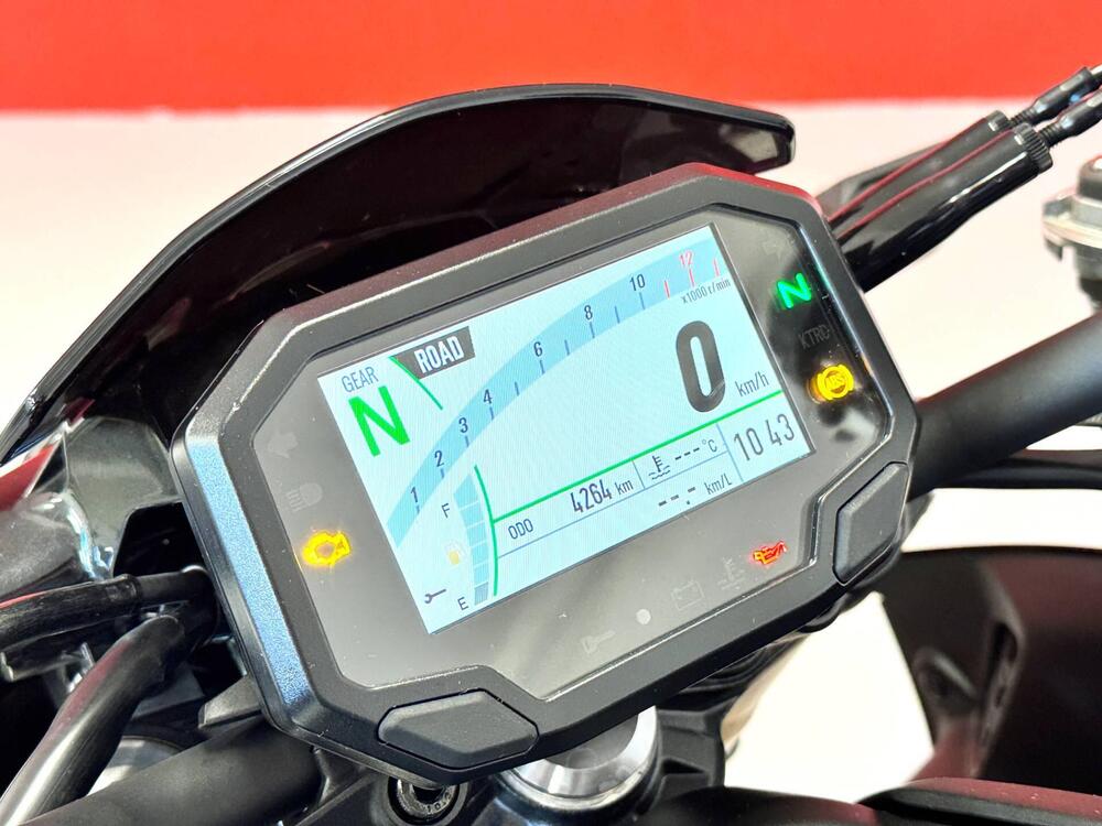 Kawasaki Z 900 SE (2022 - 24) (18)