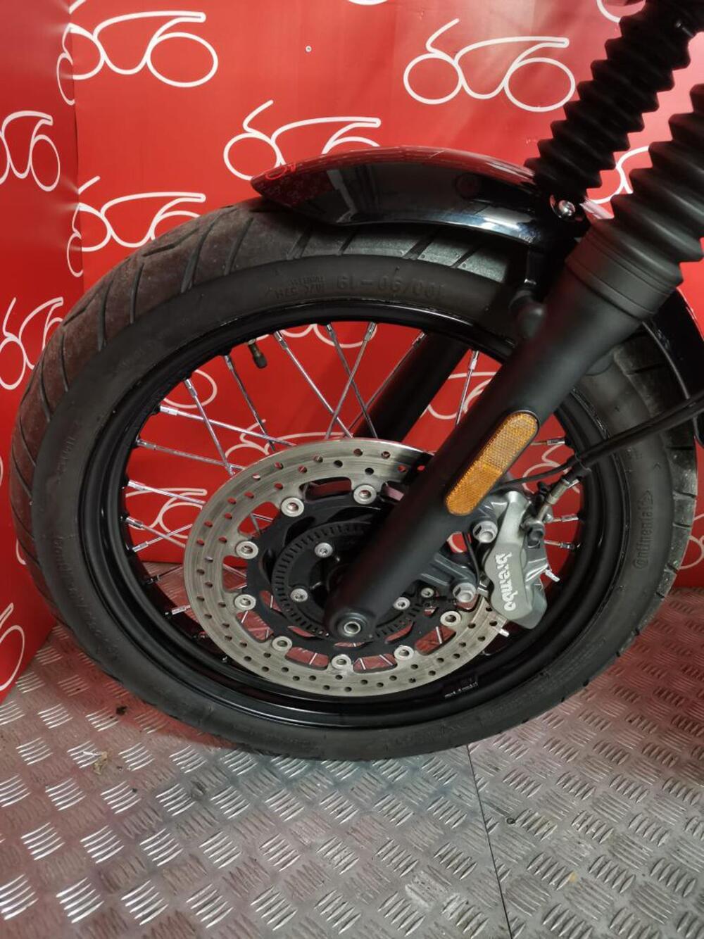 Triumph Scrambler (2006 - 17) (5)