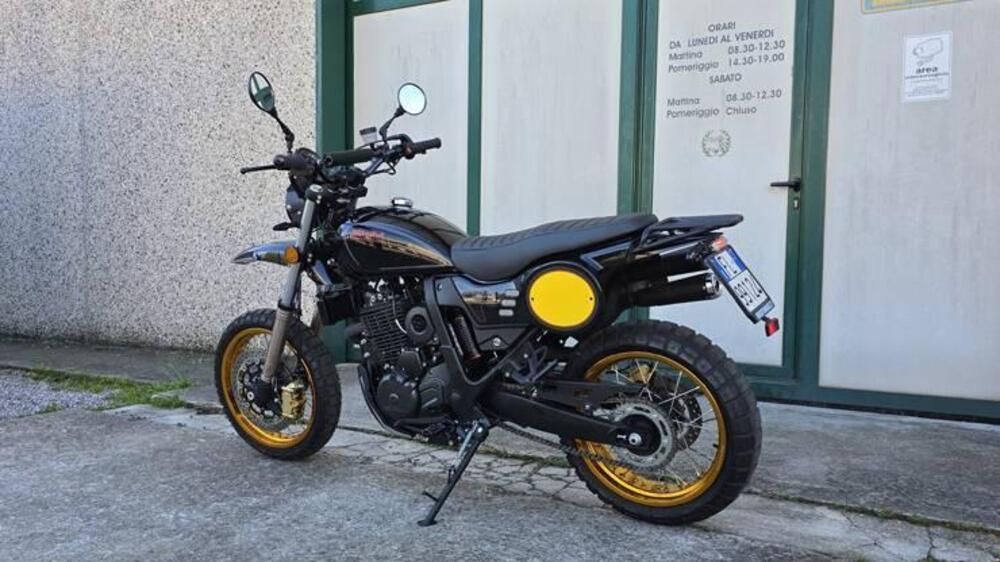 Swm Silver Vase 650 (2025 - 26) (6)