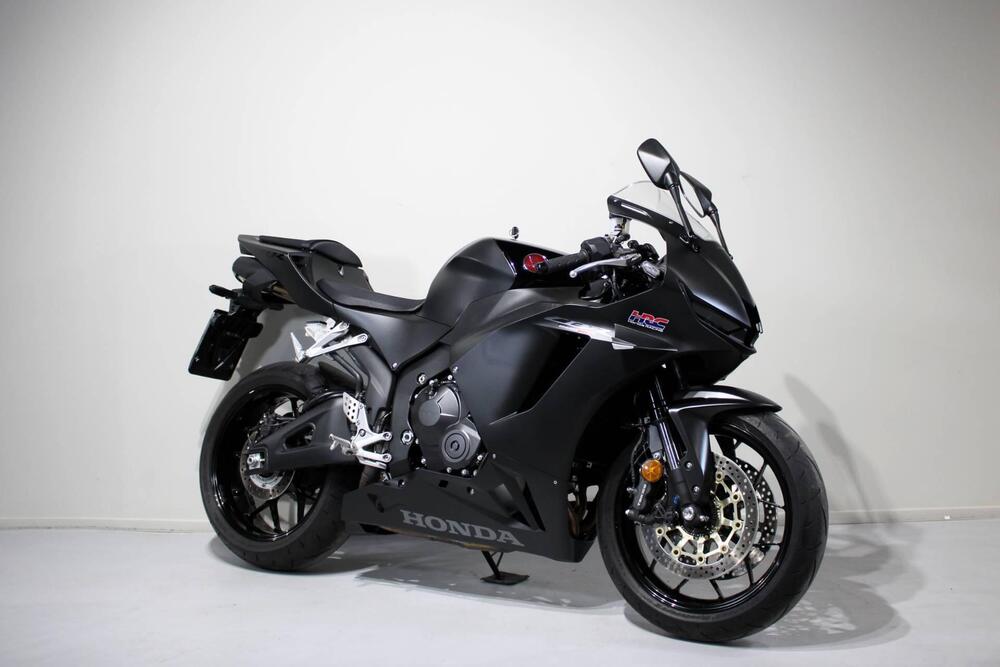 Honda CBR 600 RR (2024 - 26) (2)