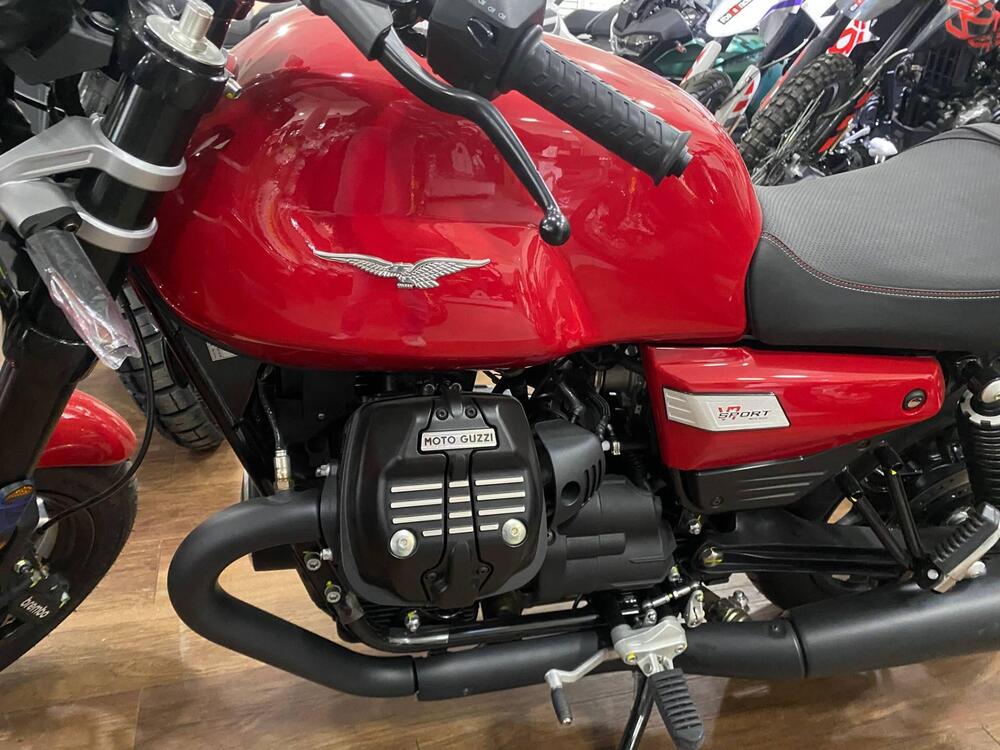 Moto Guzzi V7 Sport (2025 - 26) (4)