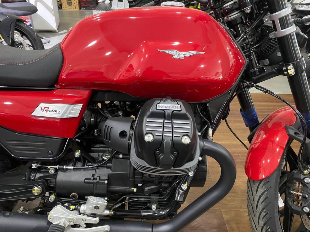 Moto Guzzi V7 Sport (2025 - 26) (6)