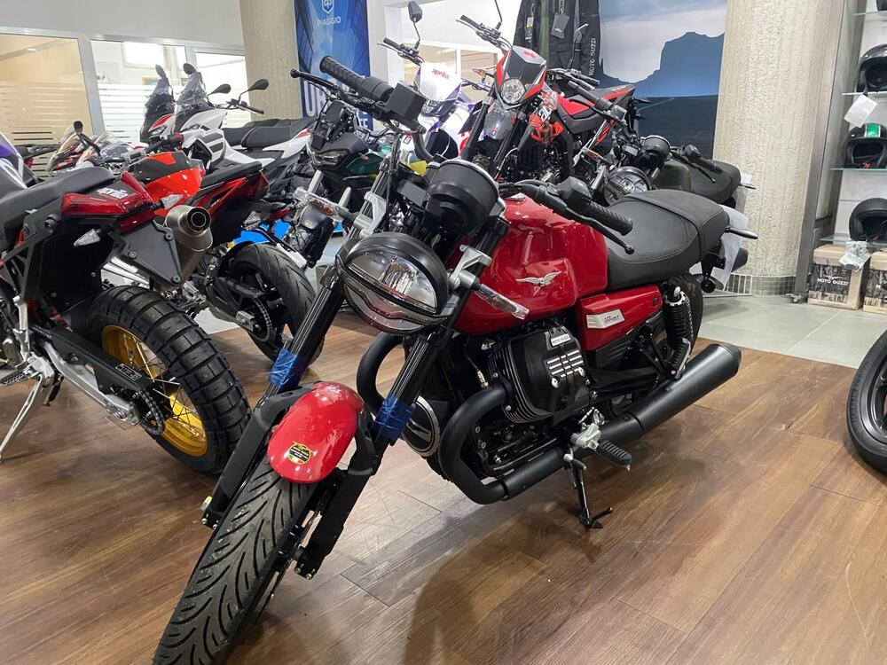 Moto Guzzi V7 Sport (2025 - 26) (7)