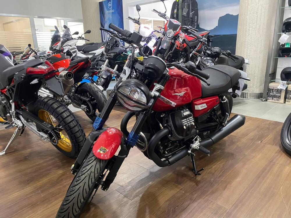 Moto Guzzi V7 Sport (2025 - 26) (3)