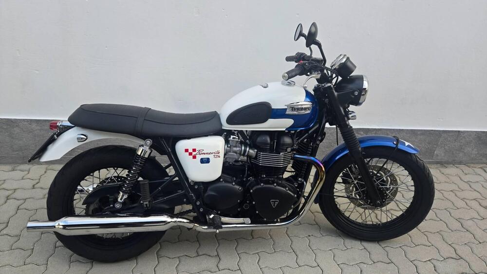 Triumph Bonneville T214 (2015) (2)