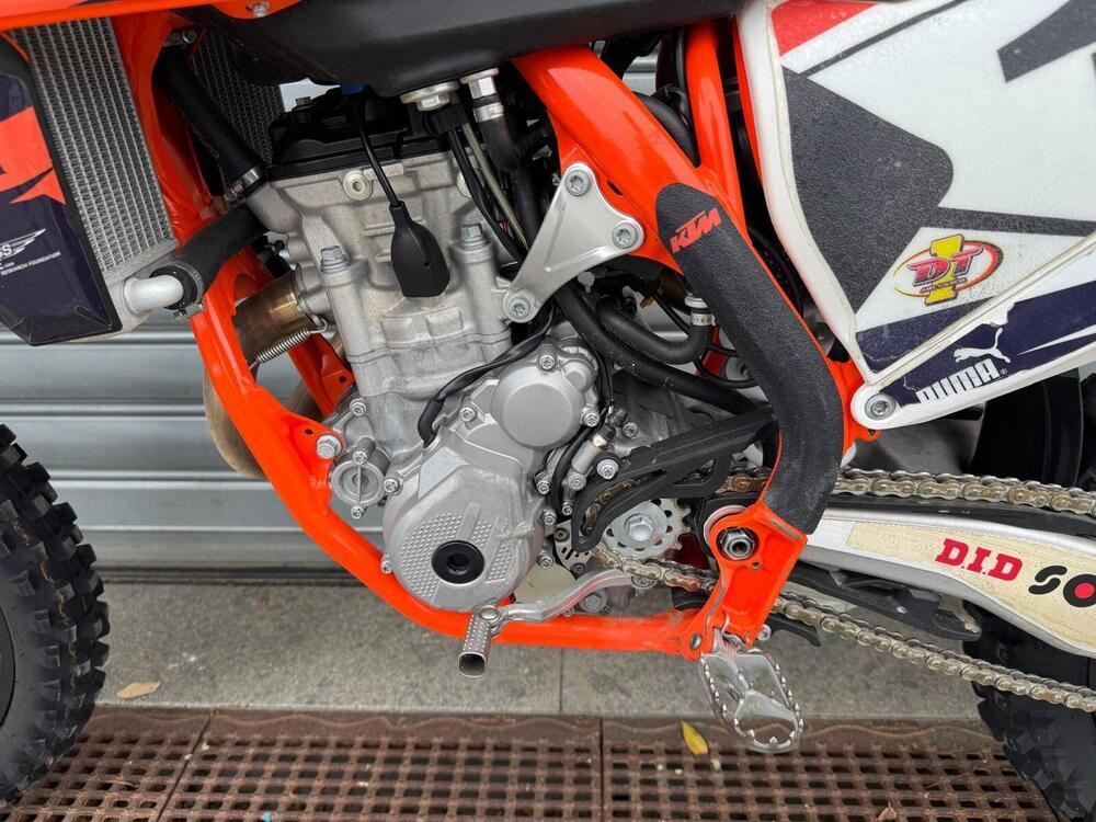 KTM 250 SX-F Factory (2017) (7)
