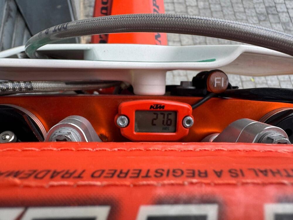 KTM 250 SX-F Factory (2017) (9)