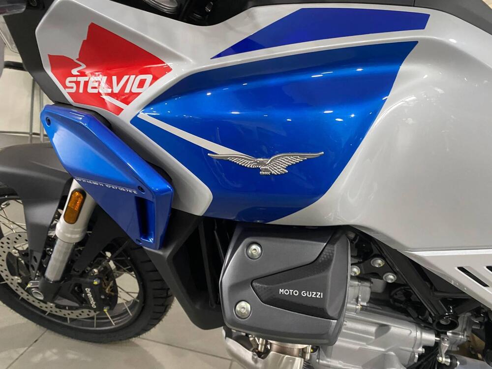 Moto Guzzi Stelvio Duecento Tributo (2025 - 26) (5)