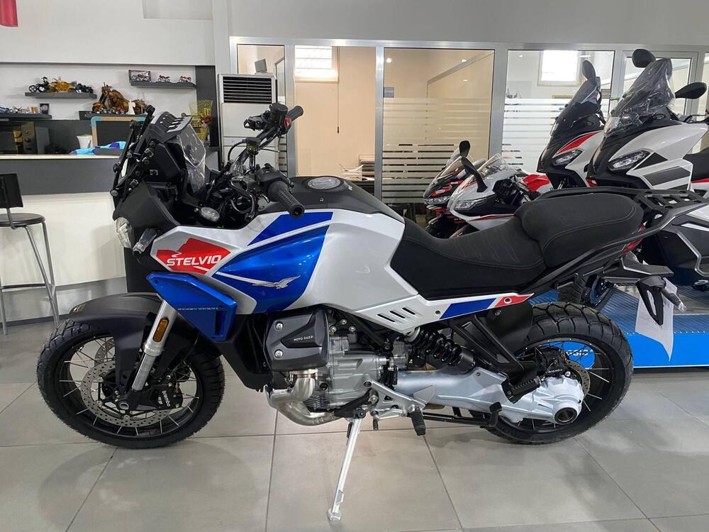 Moto Guzzi Stelvio Duecento Tributo (2025 - 26) (3)
