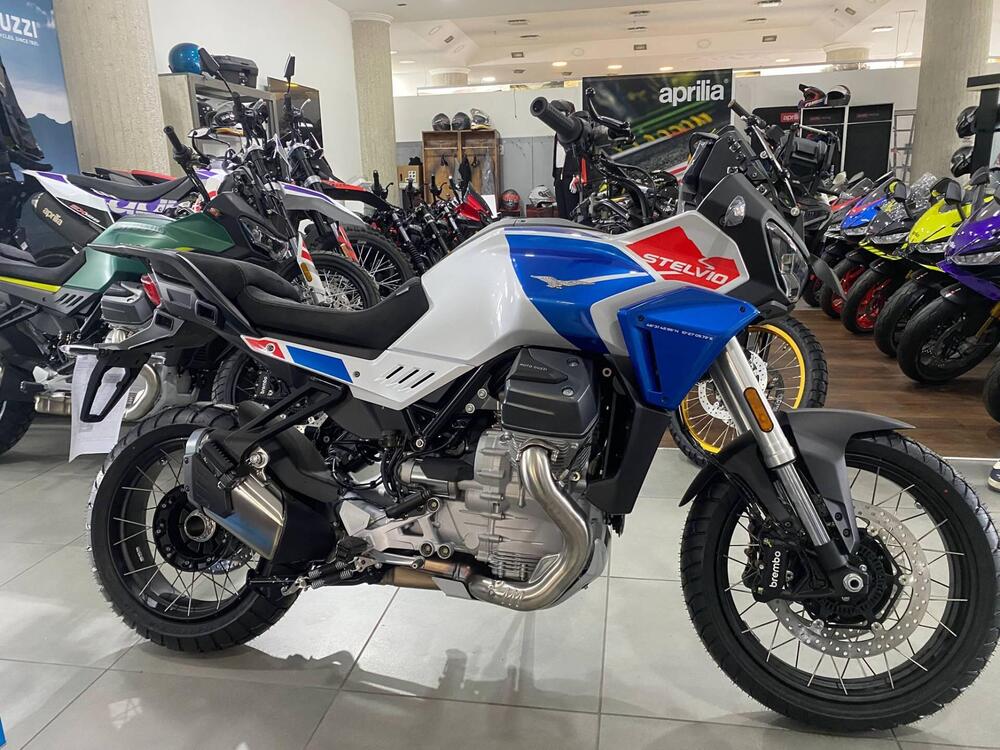 Moto Guzzi Stelvio Duecento Tributo (2025 - 26)