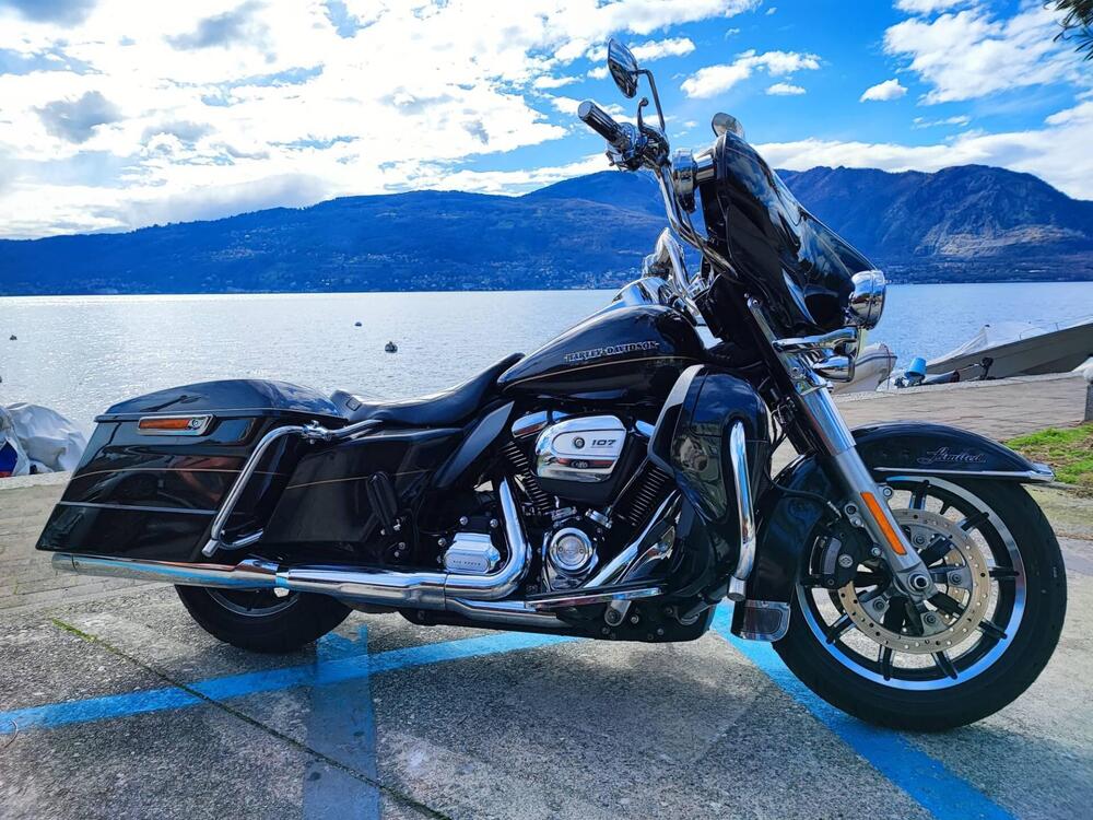 Harley-Davidson 1690 Electra Glide Ultra Limited Low (2014 - 16) - FLHTKL (2)