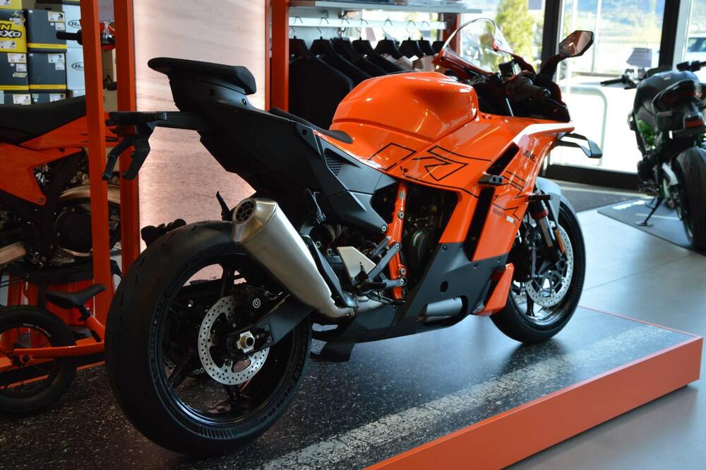 KTM 990 RC R (2026) (3)