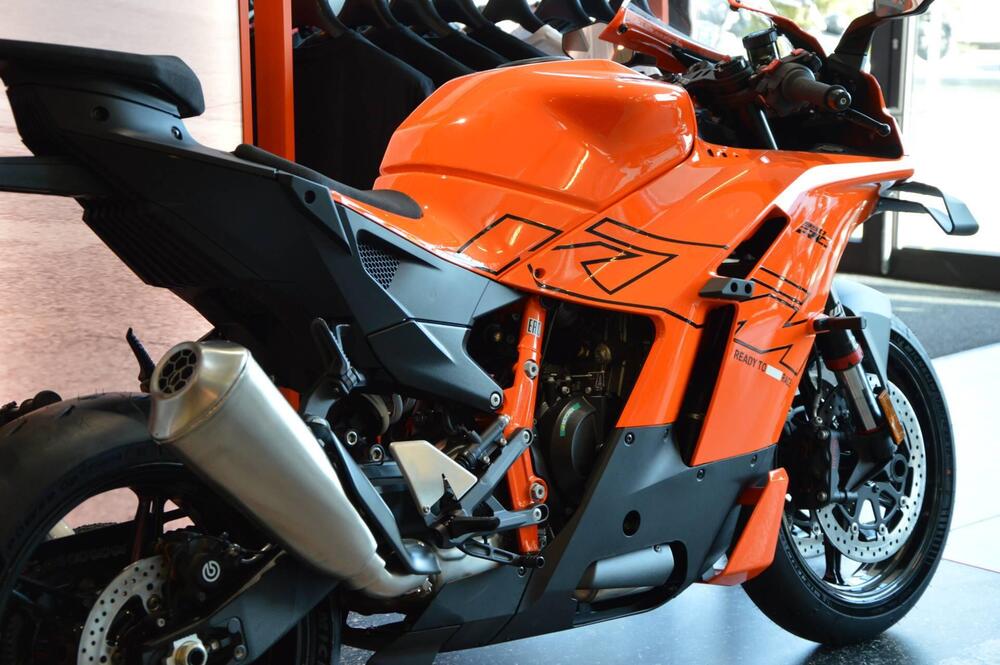 KTM 990 RC R (2026) (4)