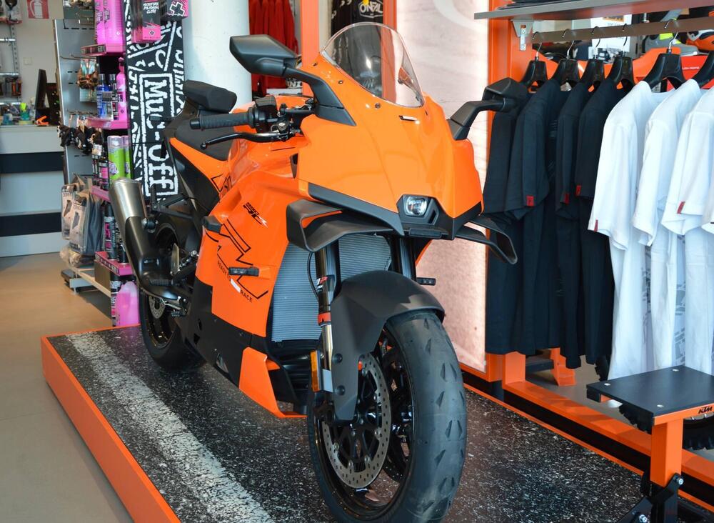 KTM 990 RC R (2026) (7)