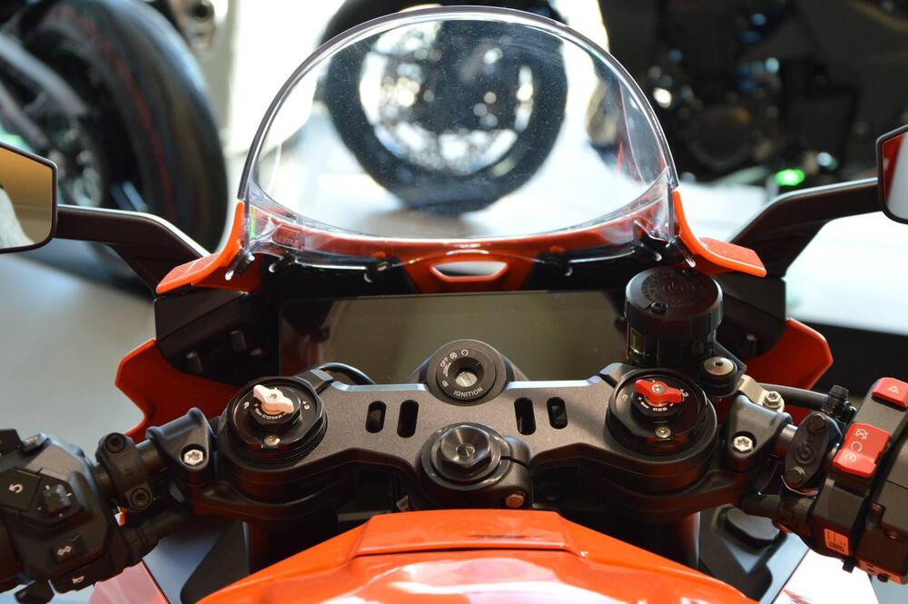 KTM 990 RC R (2026) (11)