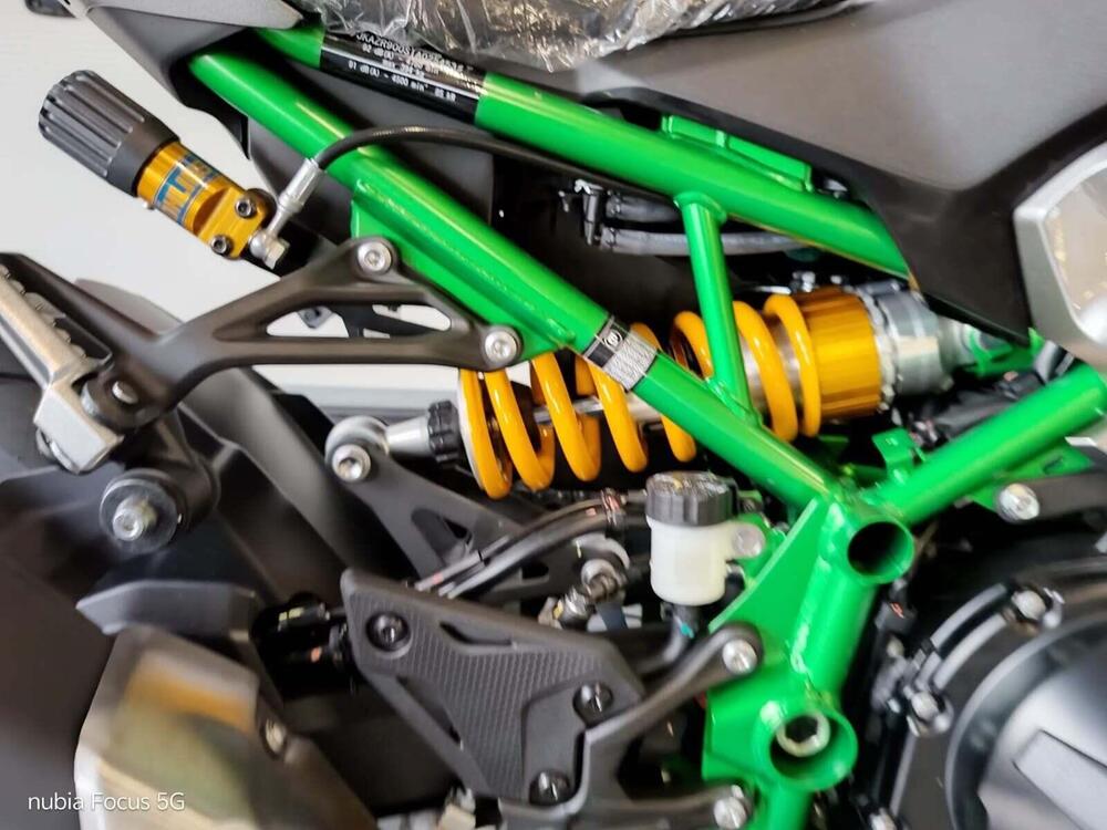 Kawasaki Z 900 SE (2025 - 26) (4)