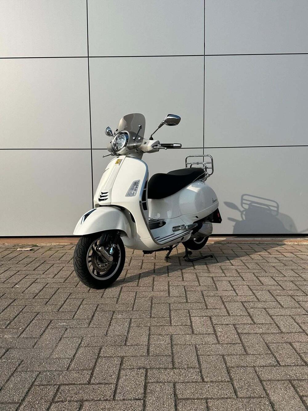 Vespa GTS 300 (2023 - 24)