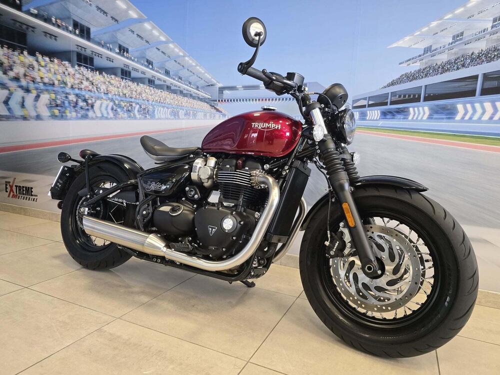 Triumph Bonneville Bobber 1200 (2021 - 25) (2)