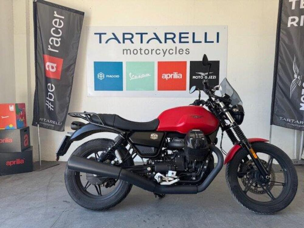 Moto Guzzi V7 Stone (2021 - 24) (6)