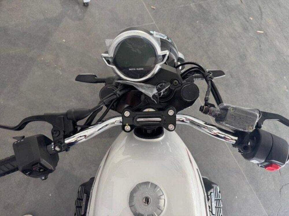 Moto Guzzi V7 Special (2025 - 26) (4)