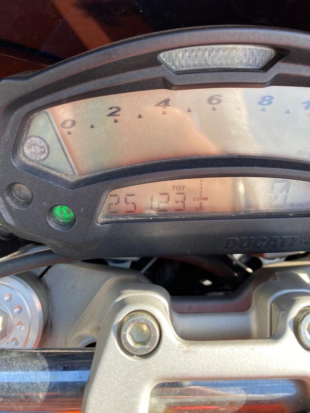 Ducati Monster 696 Plus (2007 - 14) (7)