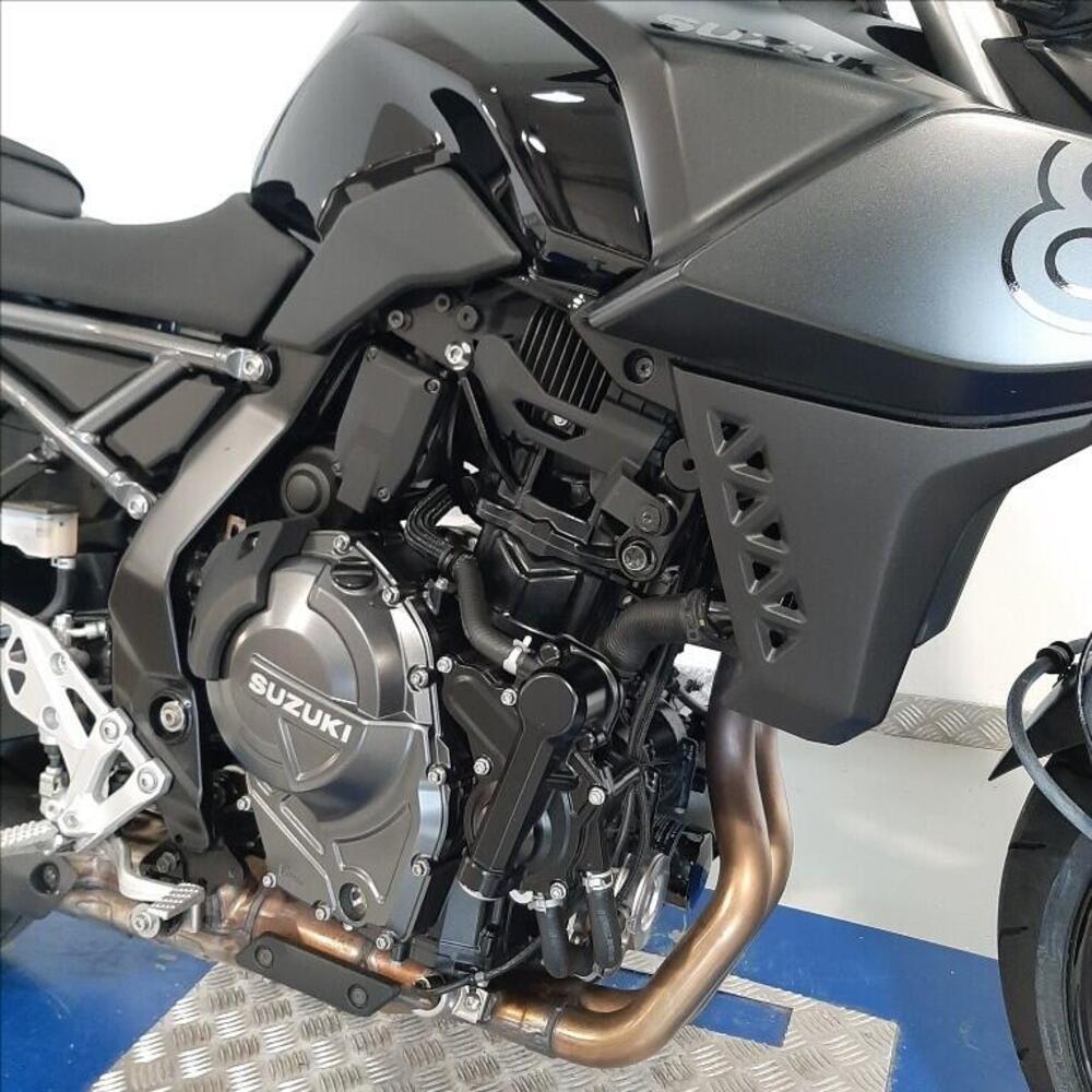 Suzuki GSX-8S (2023 - 24) (5)