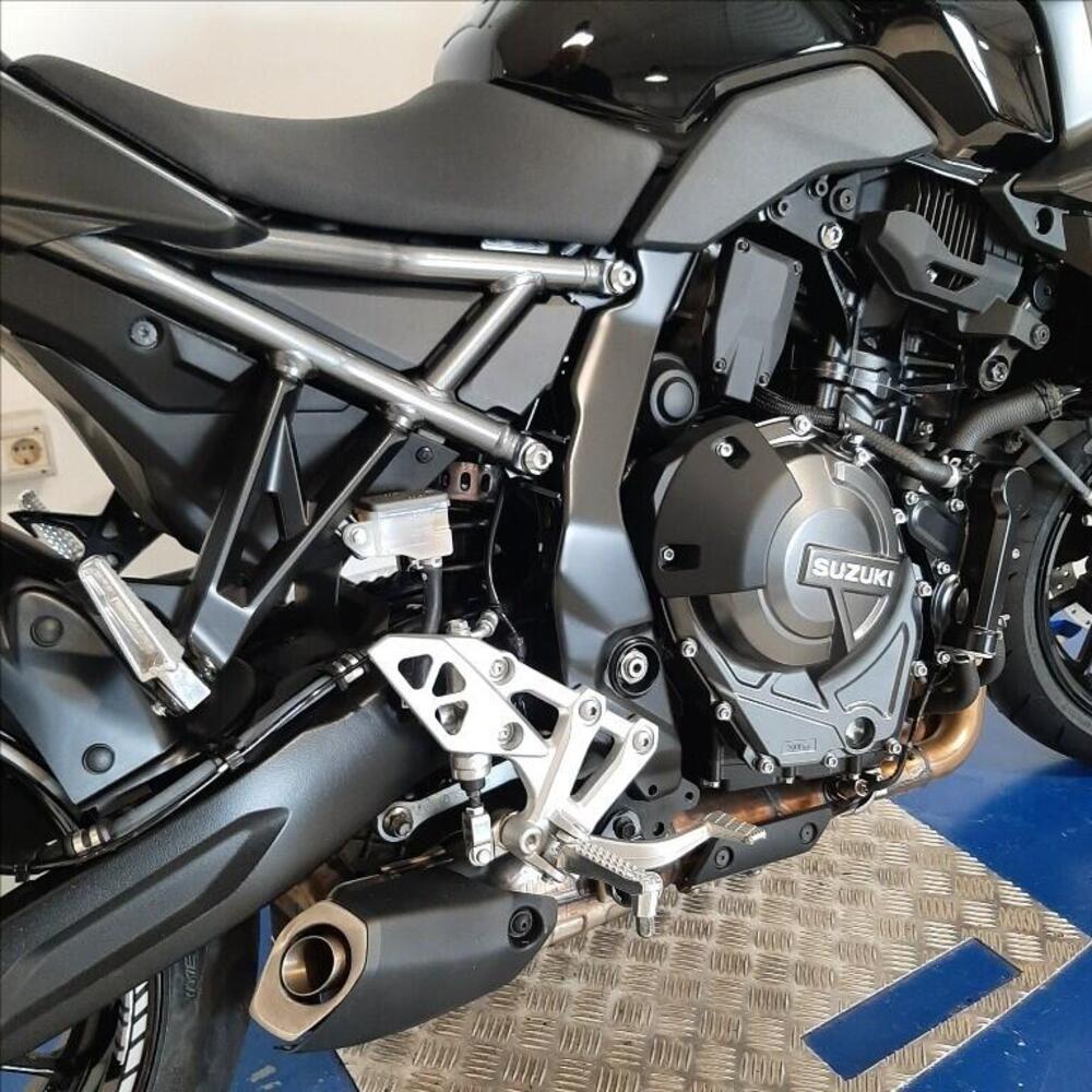 Suzuki GSX-8S (2023 - 24) (9)