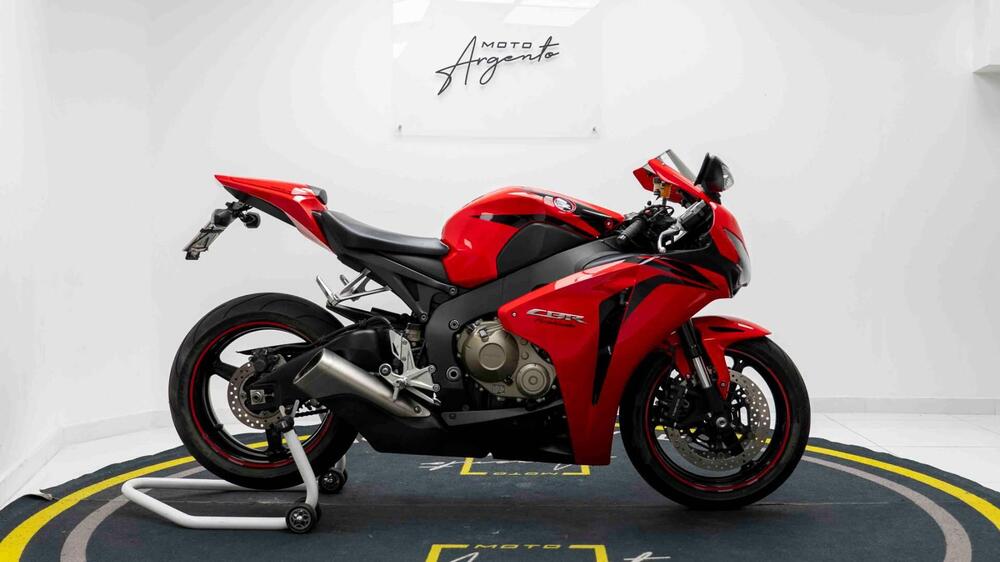 Honda CBR 1000 RR Fireblade (2008 - 11) (2)