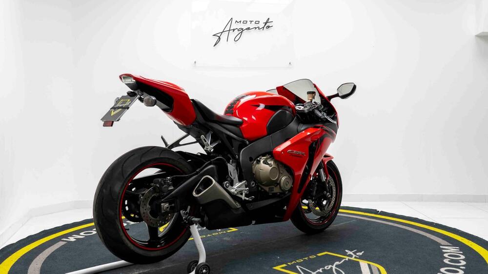 Honda CBR 1000 RR Fireblade (2008 - 11) (3)