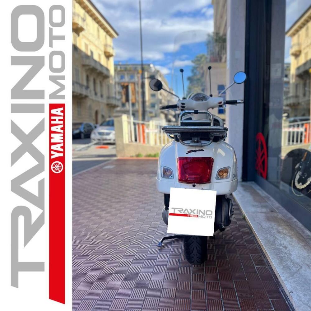 Vespa GTS 300 (2010 - 14) (2)