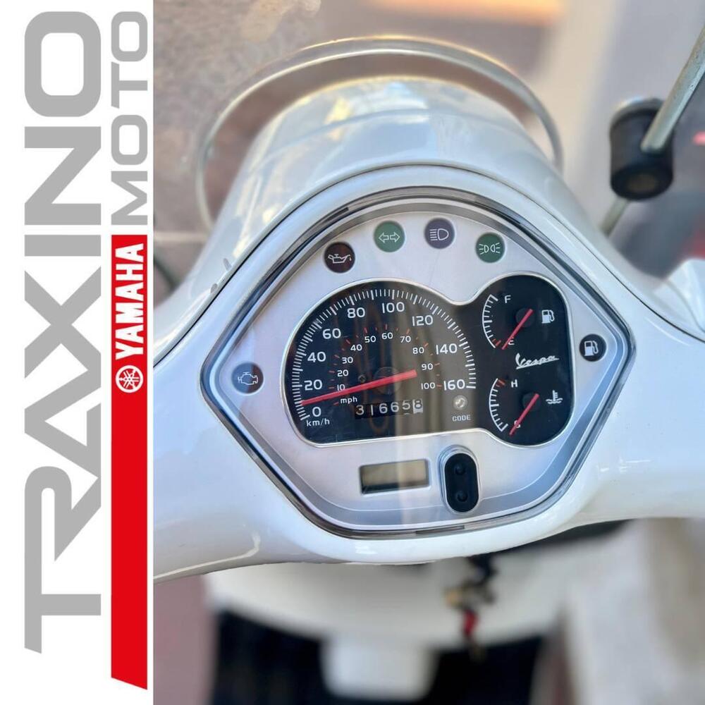 Vespa GTS 300 (2010 - 14) (4)