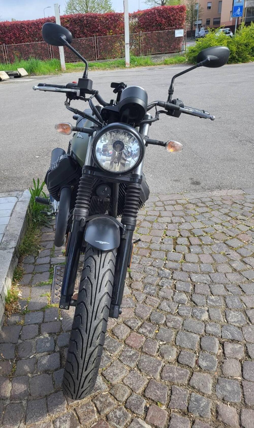 Moto Guzzi V7 III Stone (2017 - 20) (6)