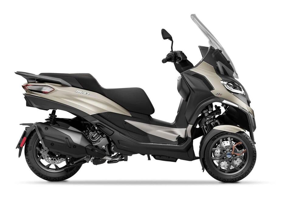 Piaggio MP3 530 Hpe Exclusive (2025 - 26) (2)