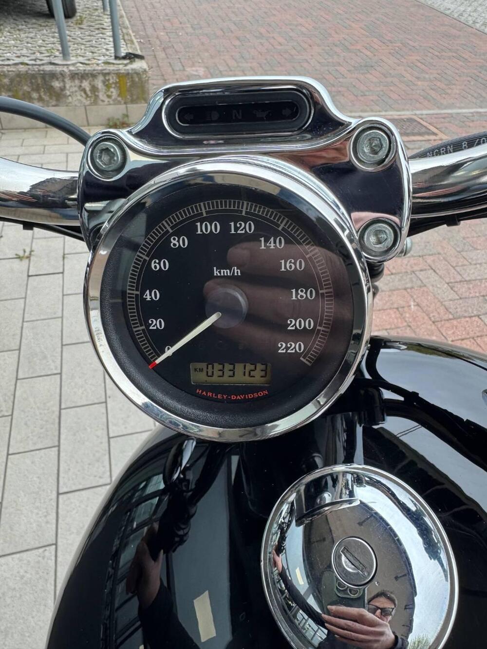 Harley-Davidson 883 Custom (2006 - 07) - XL 883C (3)