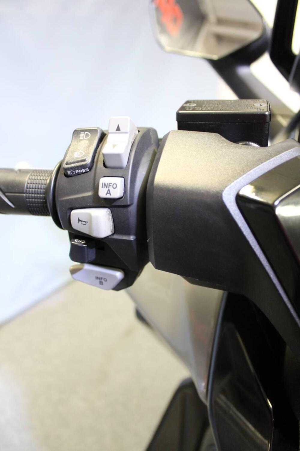 Honda Forza 300 ABS (2018 - 20) (11)