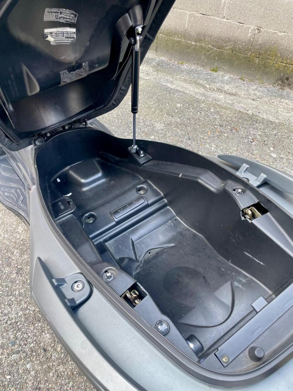 Kymco Downtown 350i ABS (2015 - 17) (12)