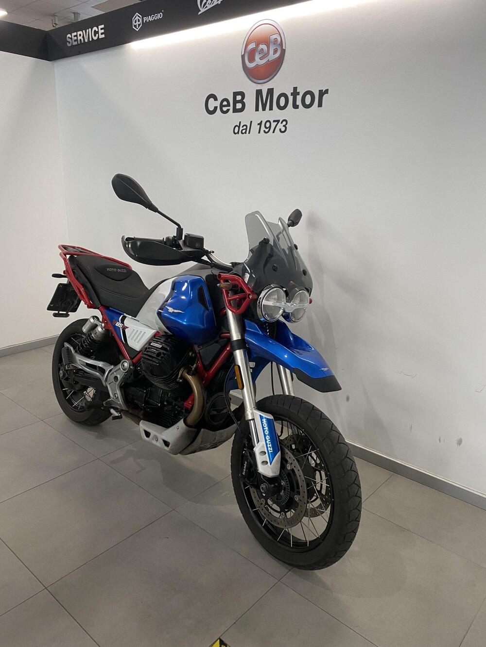 Moto Guzzi V85 TT Evocative Graphics (2021 - 23) (6)