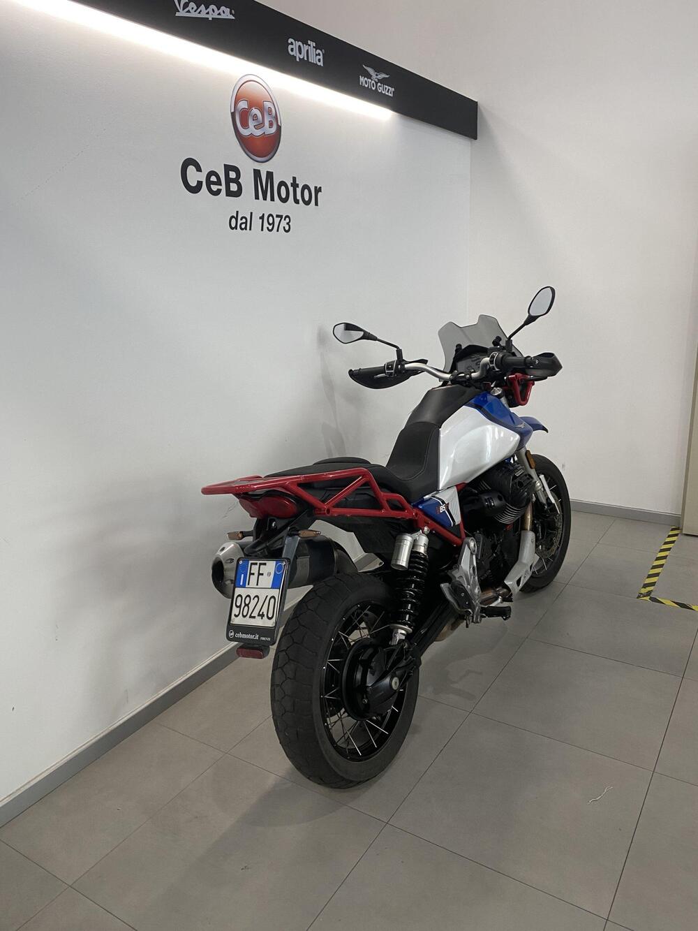 Moto Guzzi V85 TT Evocative Graphics (2021 - 23) (7)