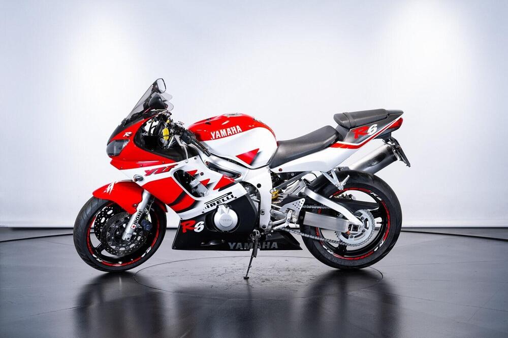 Yamaha YZF R6 (1999 - 00) (7)