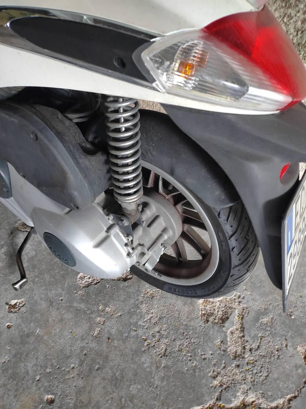 Piaggio Liberty 150 3V Full Optional (2013 - 15) (3)