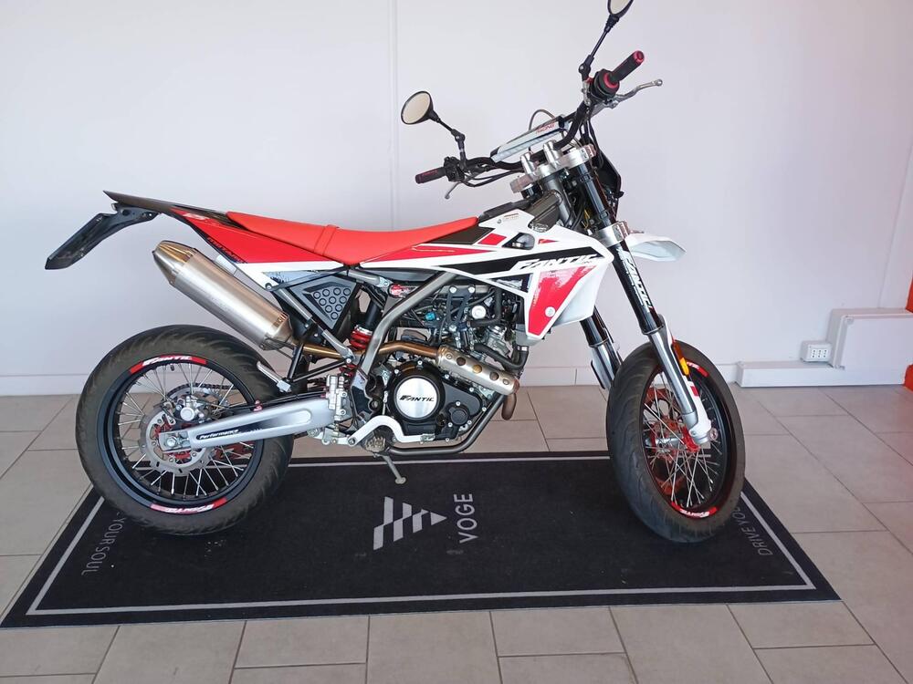 Fantic Motor XMF 125 Motard Performance 4T (2023 - 24) (4)