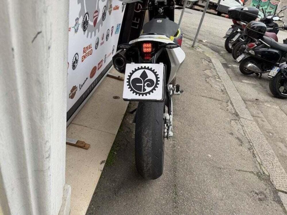 Husqvarna 701 Supermoto (2022) (16)