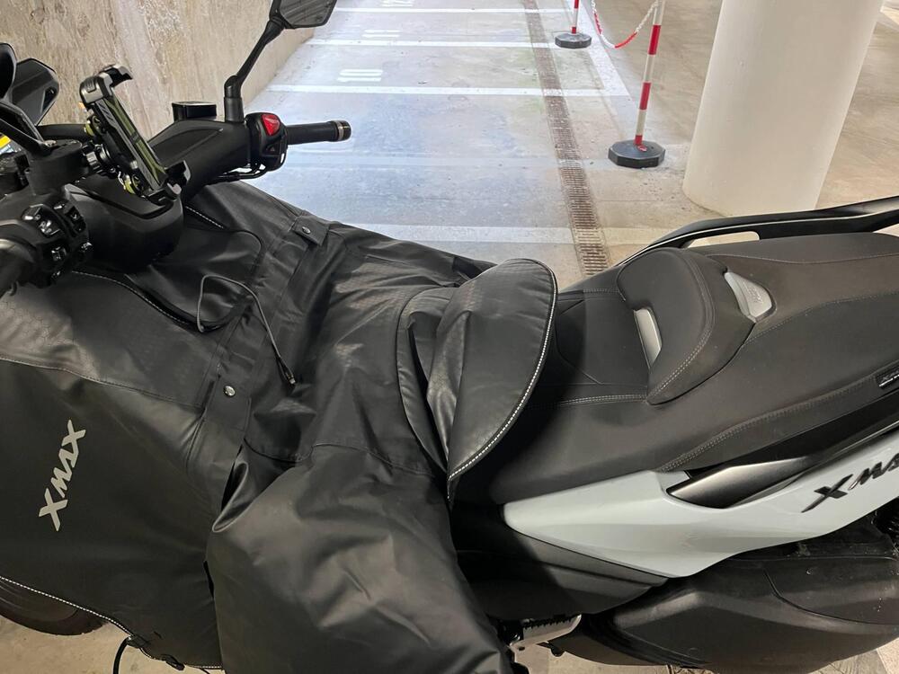 Yamaha X-Max 300 Tech Max+ (2025 - 26) (11)