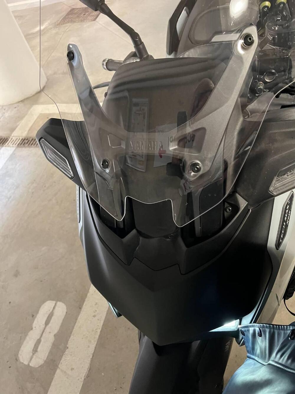 Yamaha X-Max 300 Tech Max+ (2025 - 26) (12)