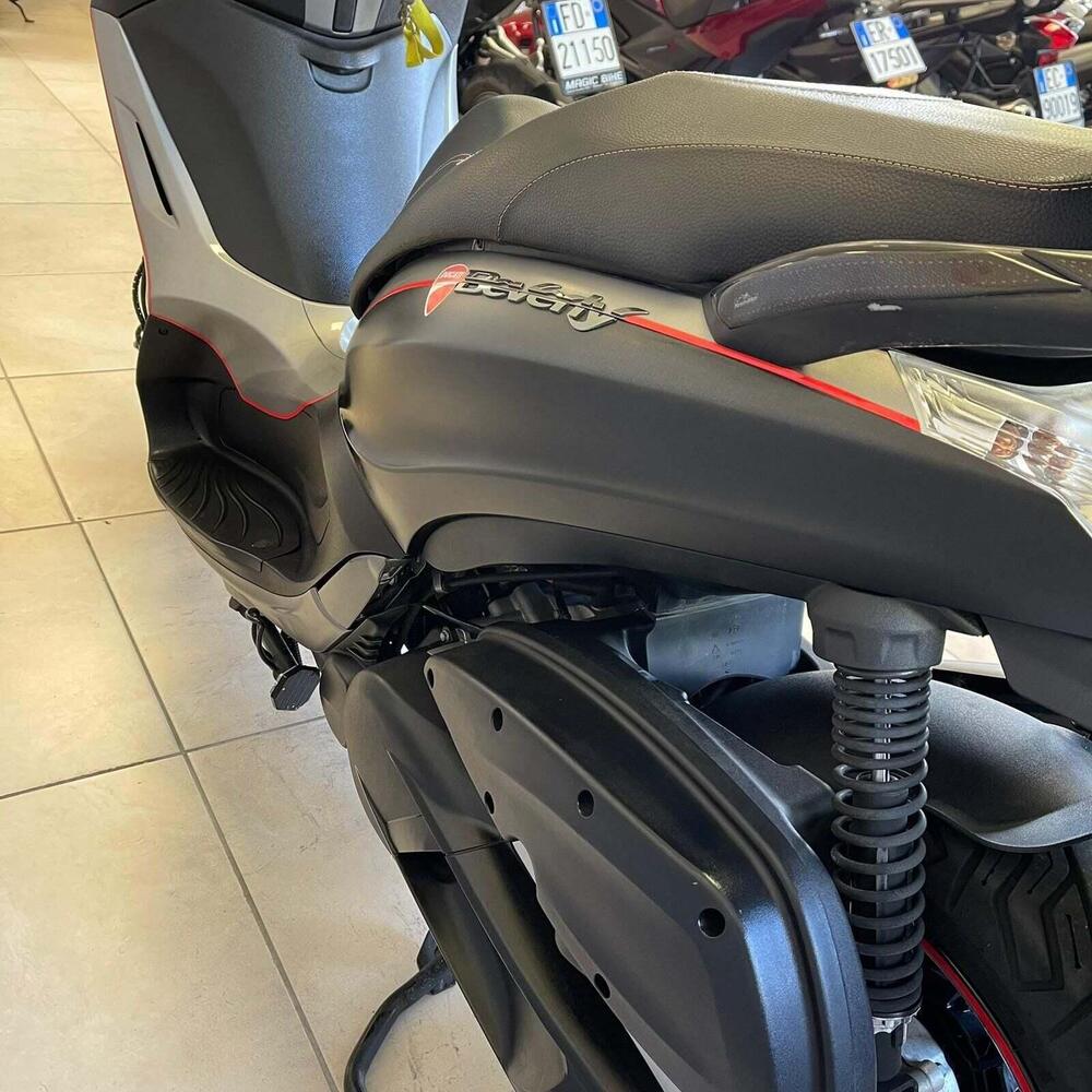 Piaggio Beverly 350 ABS (2016 - 20) (9)