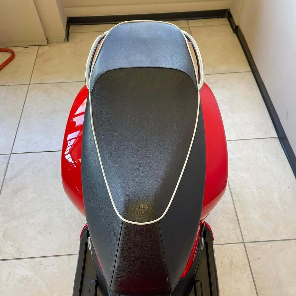 Vespa GTS 300 Super (2008 - 16) (4)