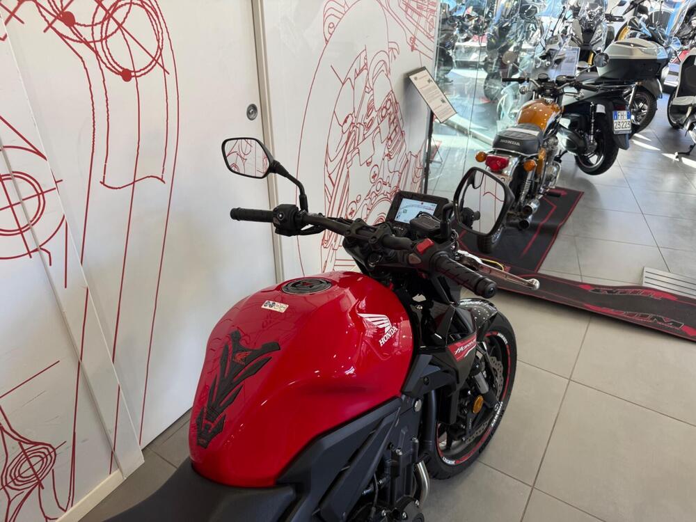 Honda CB 500 Hornet (2024 - 25) (8)